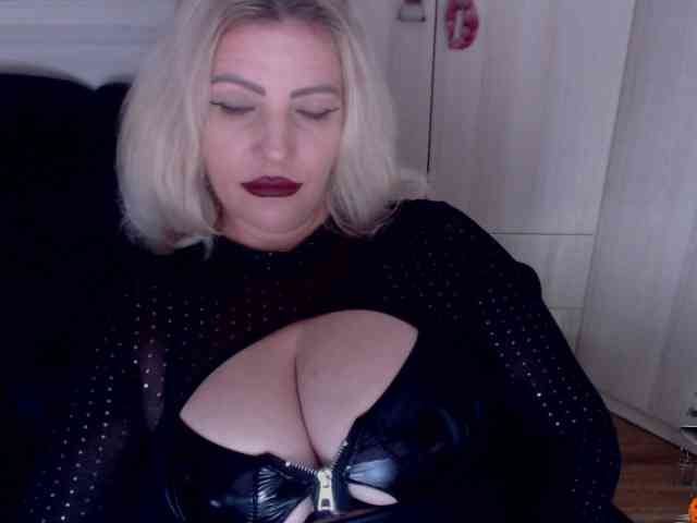Mistress-Demi webcam