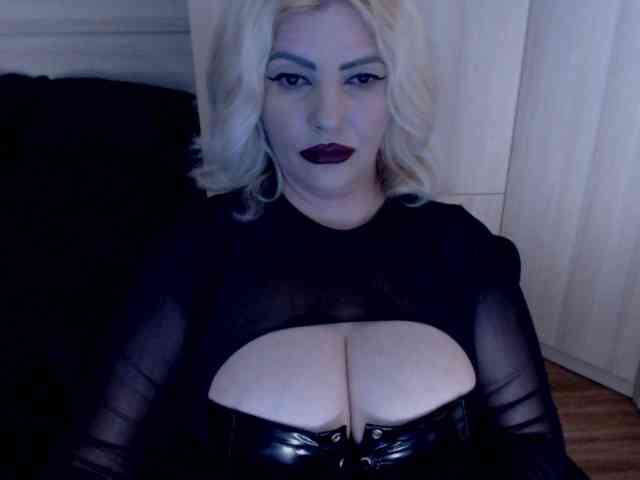 Mistress-Demi webcam