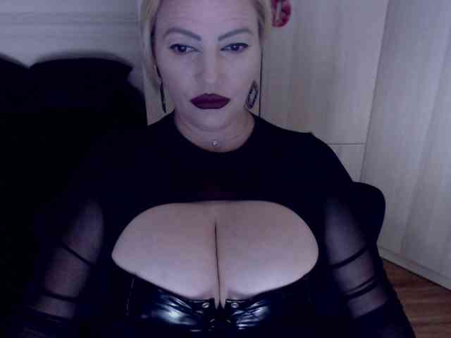 Mistress-Demi webcam