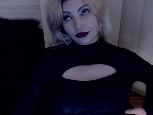 Mistress-Demi webcam