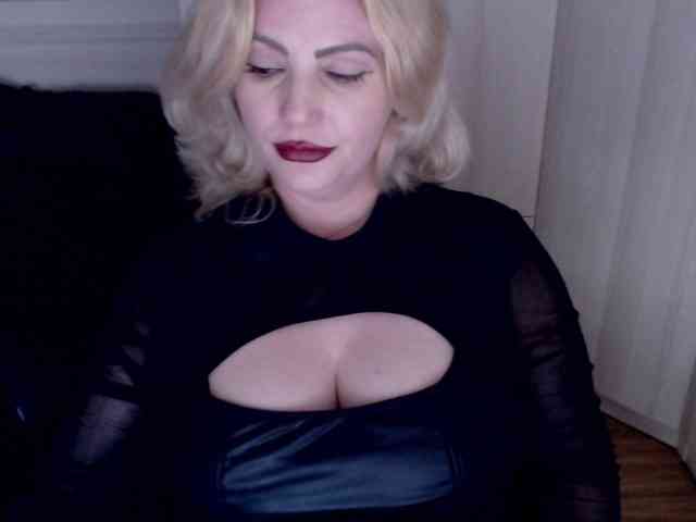 Mistress-Demi webcam