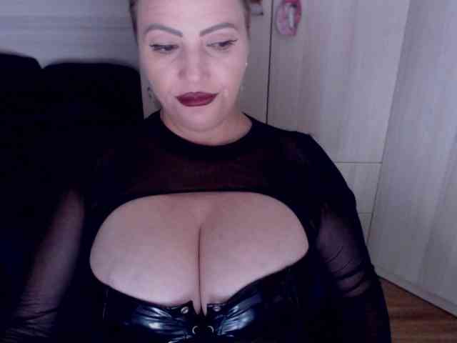 Mistress-Demi webcam