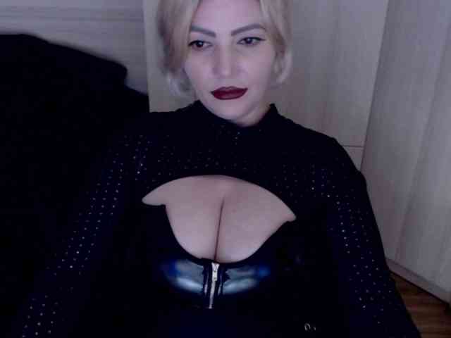 Mistress-Demi webcam