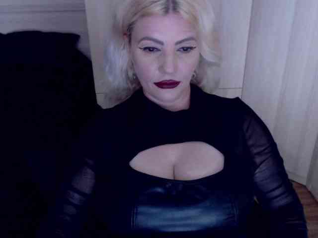 Mistress-Demi webcam
