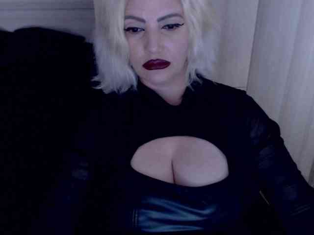 Mistress-Demi webcam