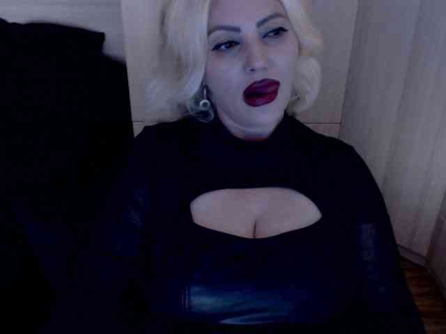 Mistress-Demi webcam