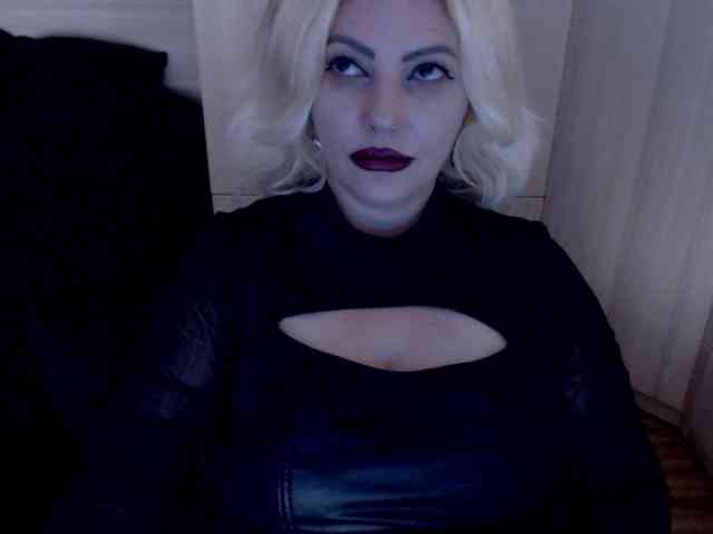 Mistress-Demi webcam