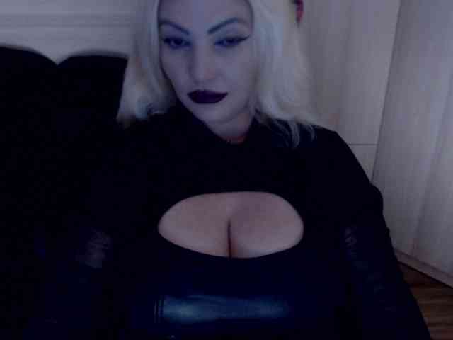 Mistress-Demi webcam