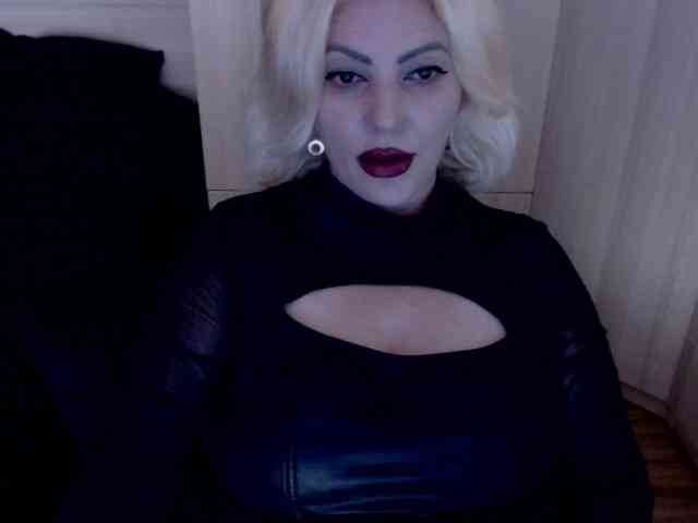 Mistress-Demi webcam