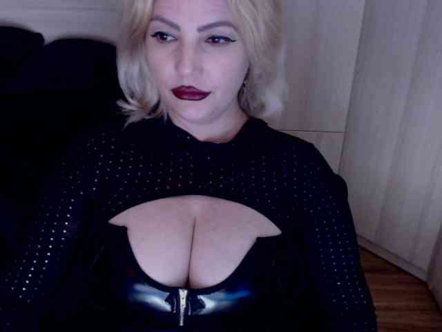 Mistress-Demi webcam