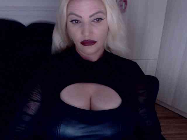 Mistress-Demi webcam