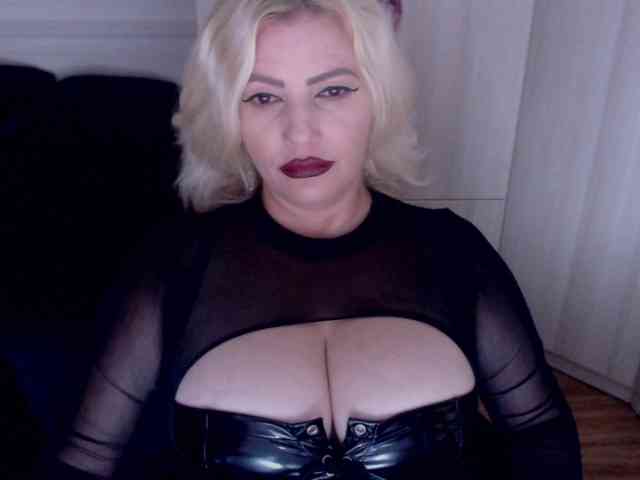 Mistress-Demi webcam