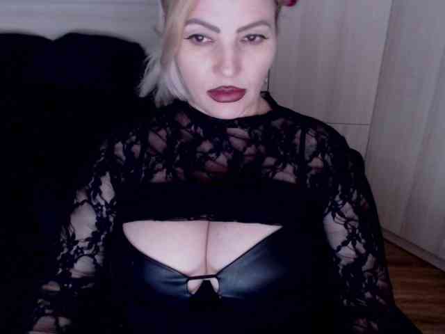 Mistress-Demi webcam