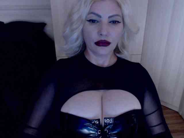 Mistress-Demi webcam