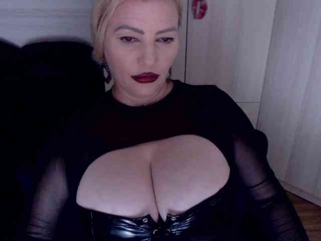Mistress-Demi webcam