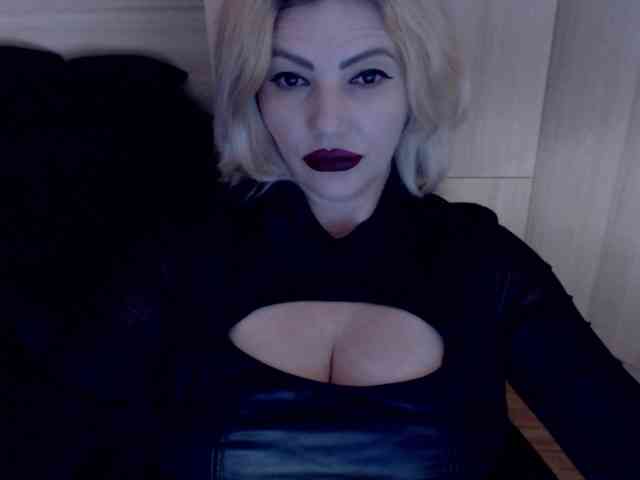 Mistress-Demi webcam