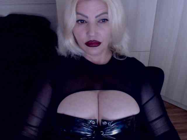 Mistress-Demi webcam
