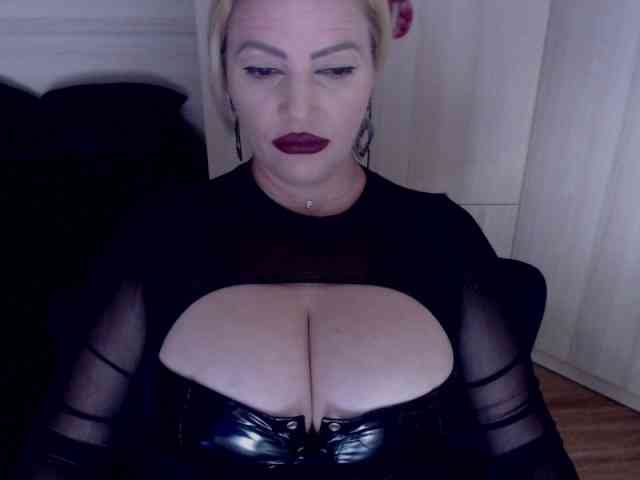 Mistress-Demi webcam