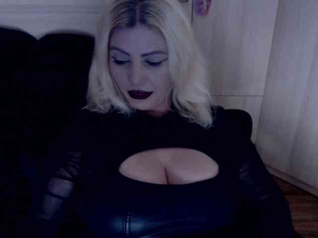 Mistress-Demi webcam