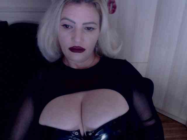 Mistress-Demi webcam