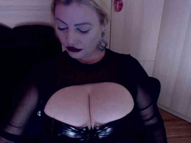 Mistress-Demi webcam