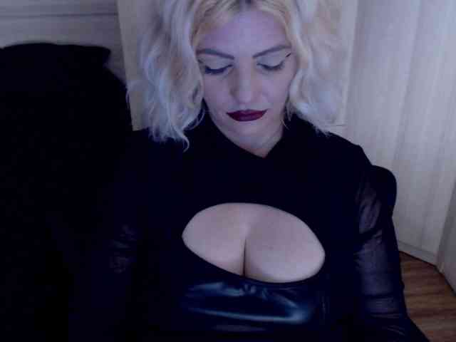 Mistress-Demi webcam