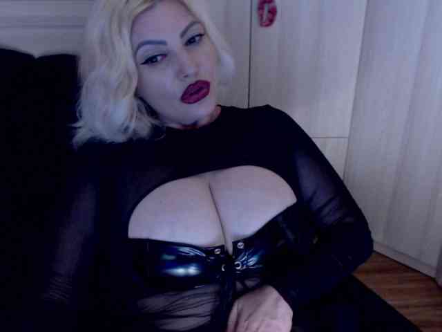 Mistress-Demi webcam