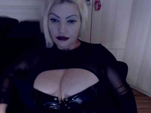Mistress-Demi webcam
