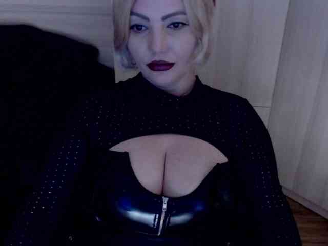 Mistress-Demi webcam