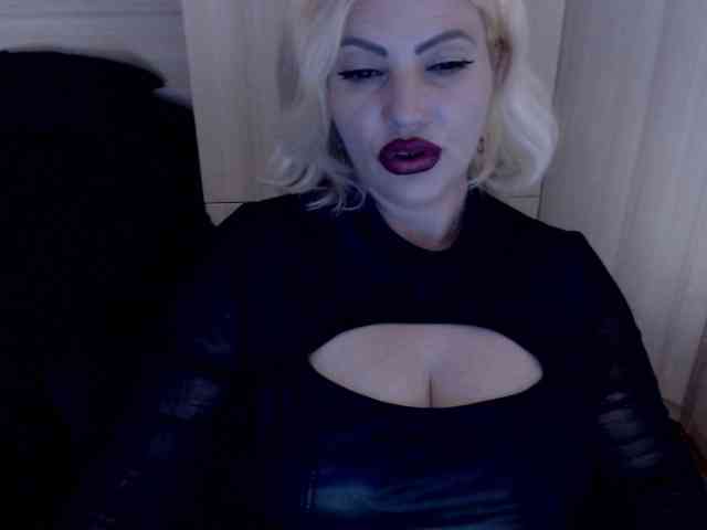 Mistress-Demi webcam