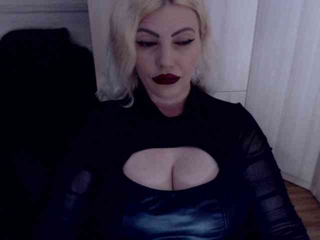 Mistress-Demi webcam