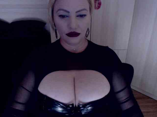 Mistress-Demi webcam
