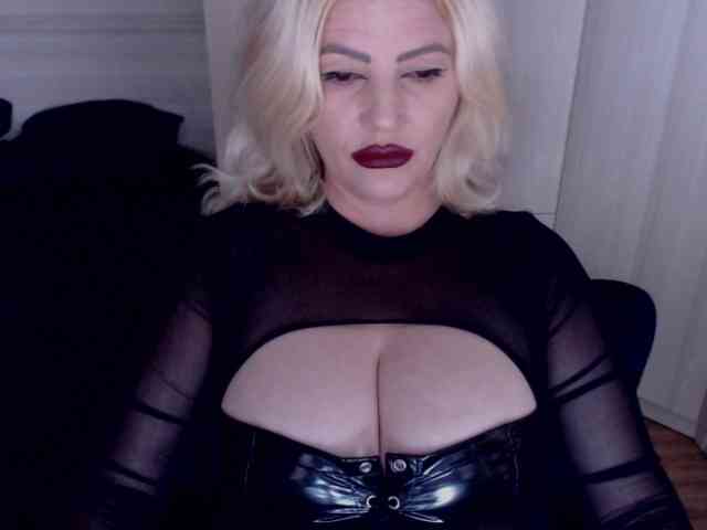 Mistress-Demi webcam