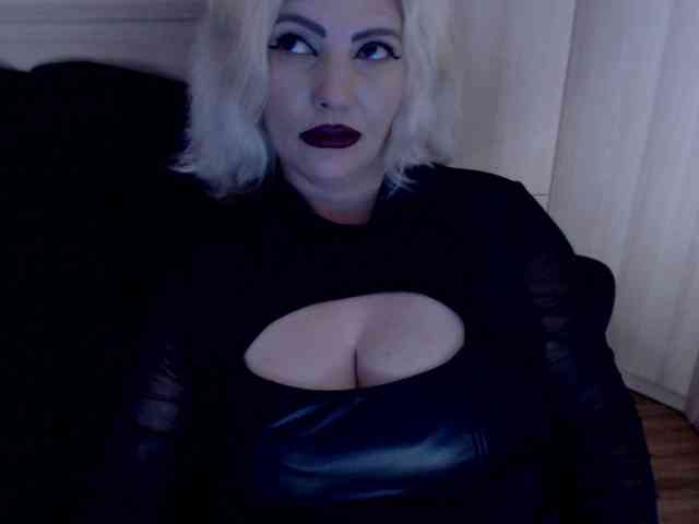 Mistress-Demi webcam