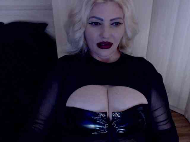 Mistress-Demi webcam