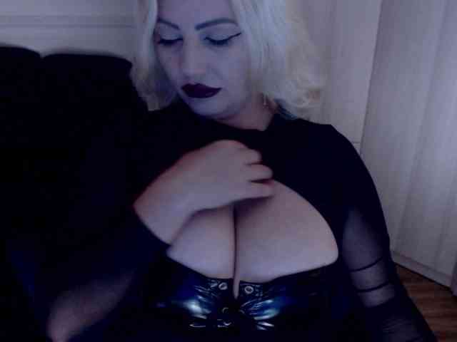 Mistress-Demi webcam
