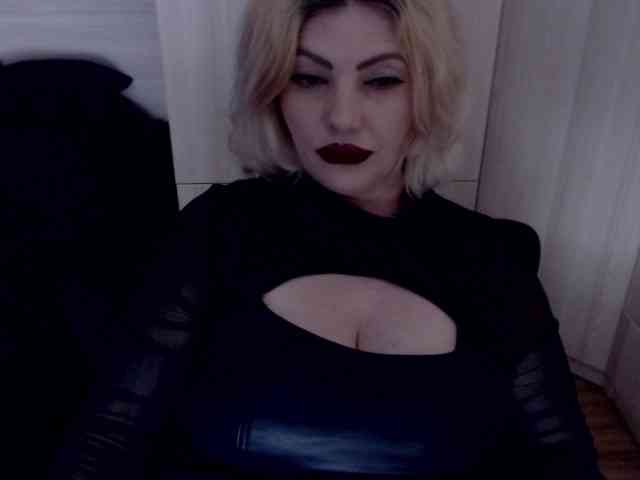 Mistress-Demi webcam