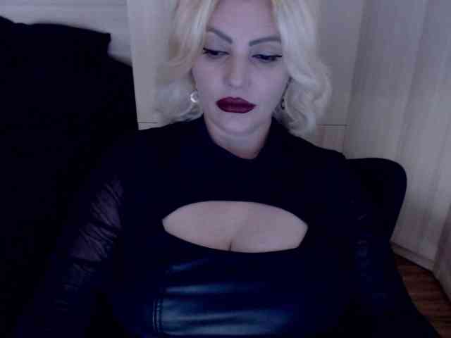 Mistress-Demi webcam