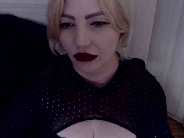 Mistress-Demi webcam