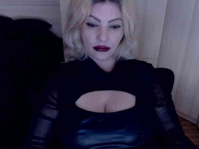Mistress-Demi webcam