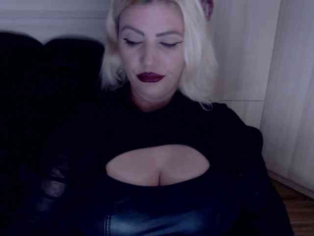 Mistress-Demi webcam