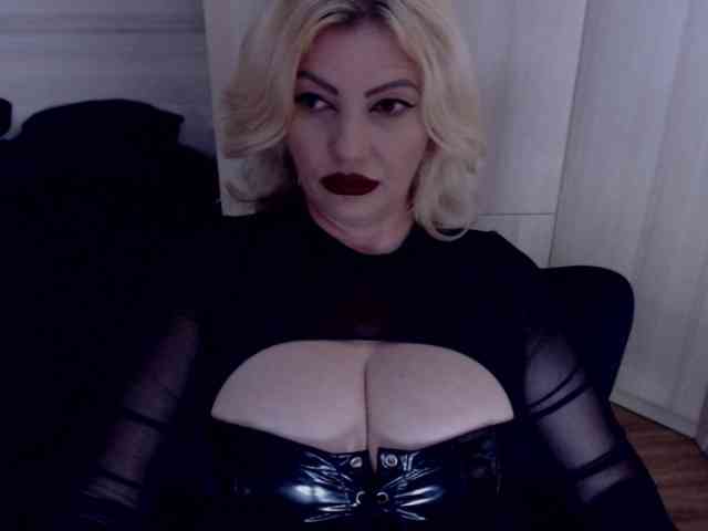 Mistress-Demi webcam