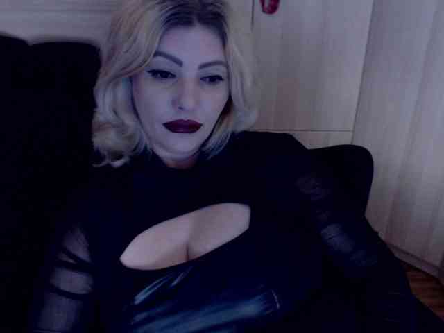 Mistress-Demi webcam