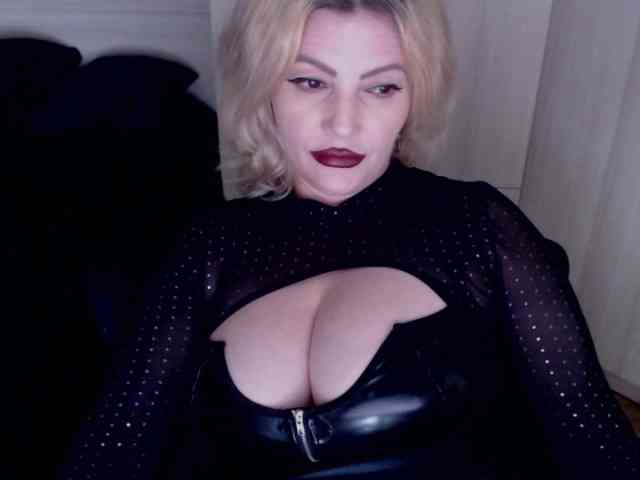 Mistress-Demi webcam