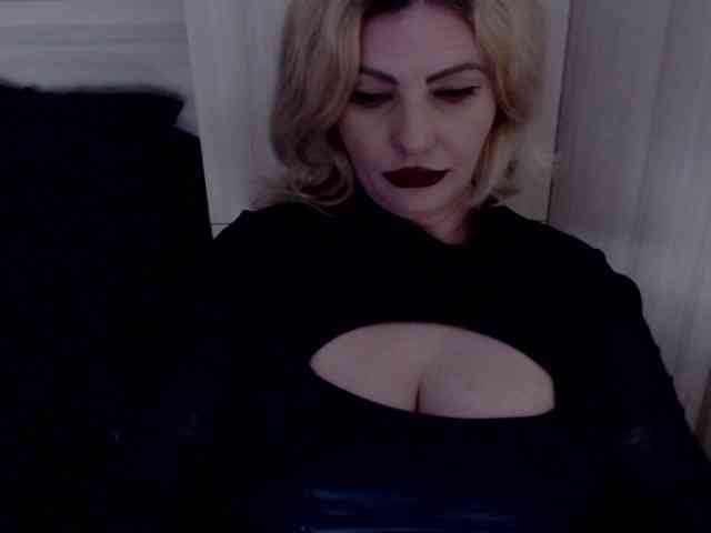 Mistress-Demi webcam