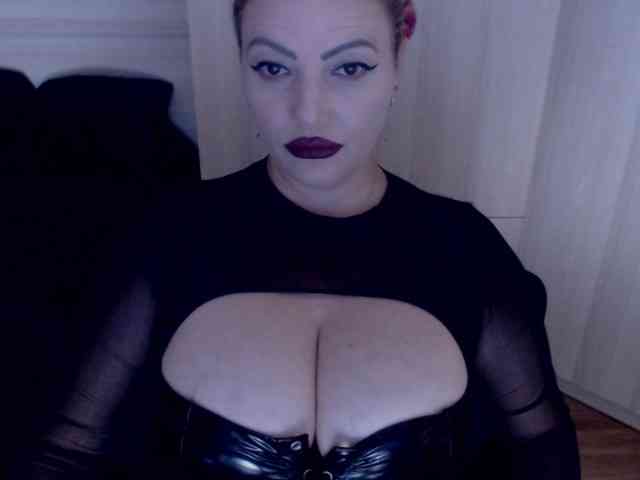 Mistress-Demi webcam