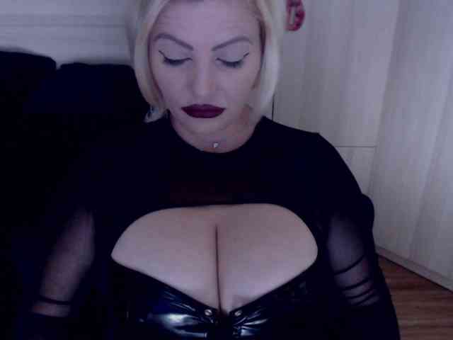 Mistress-Demi webcam