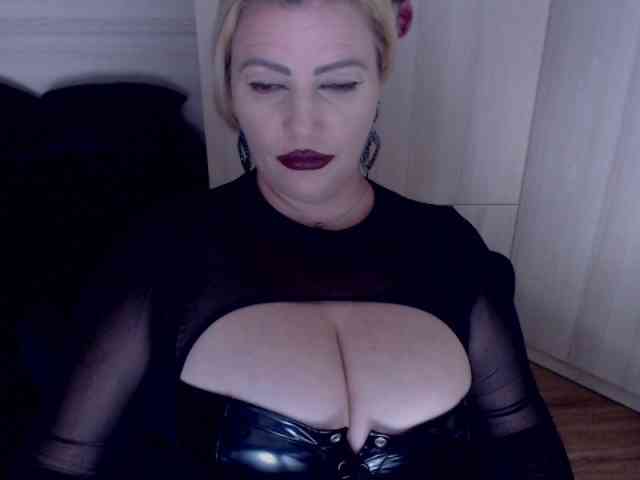 Mistress-Demi webcam