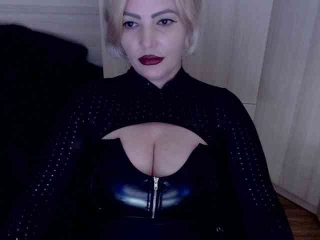 Mistress-Demi webcam