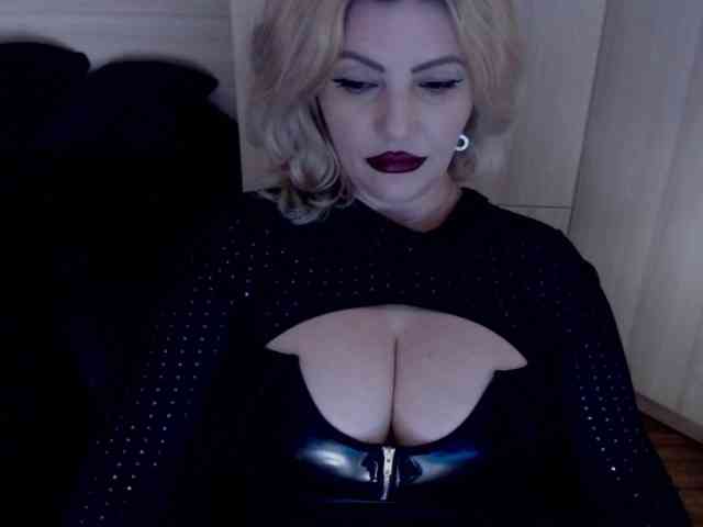 Mistress-Demi webcam